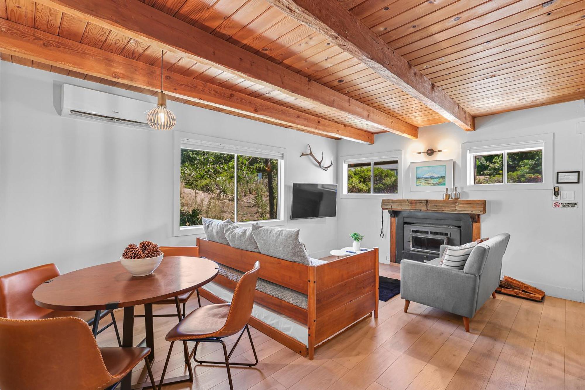Basecamp Lodge Mount Shasta Extérieur photo