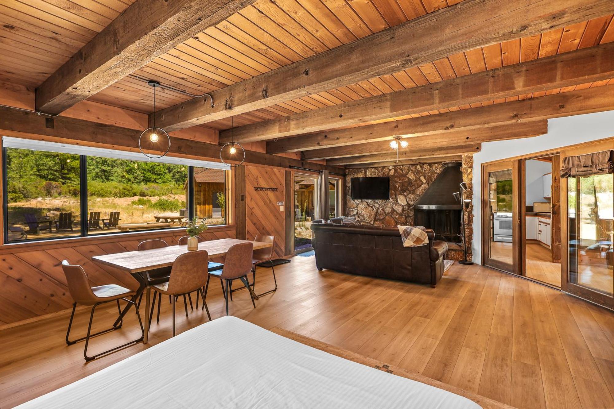Basecamp Lodge Mount Shasta Extérieur photo