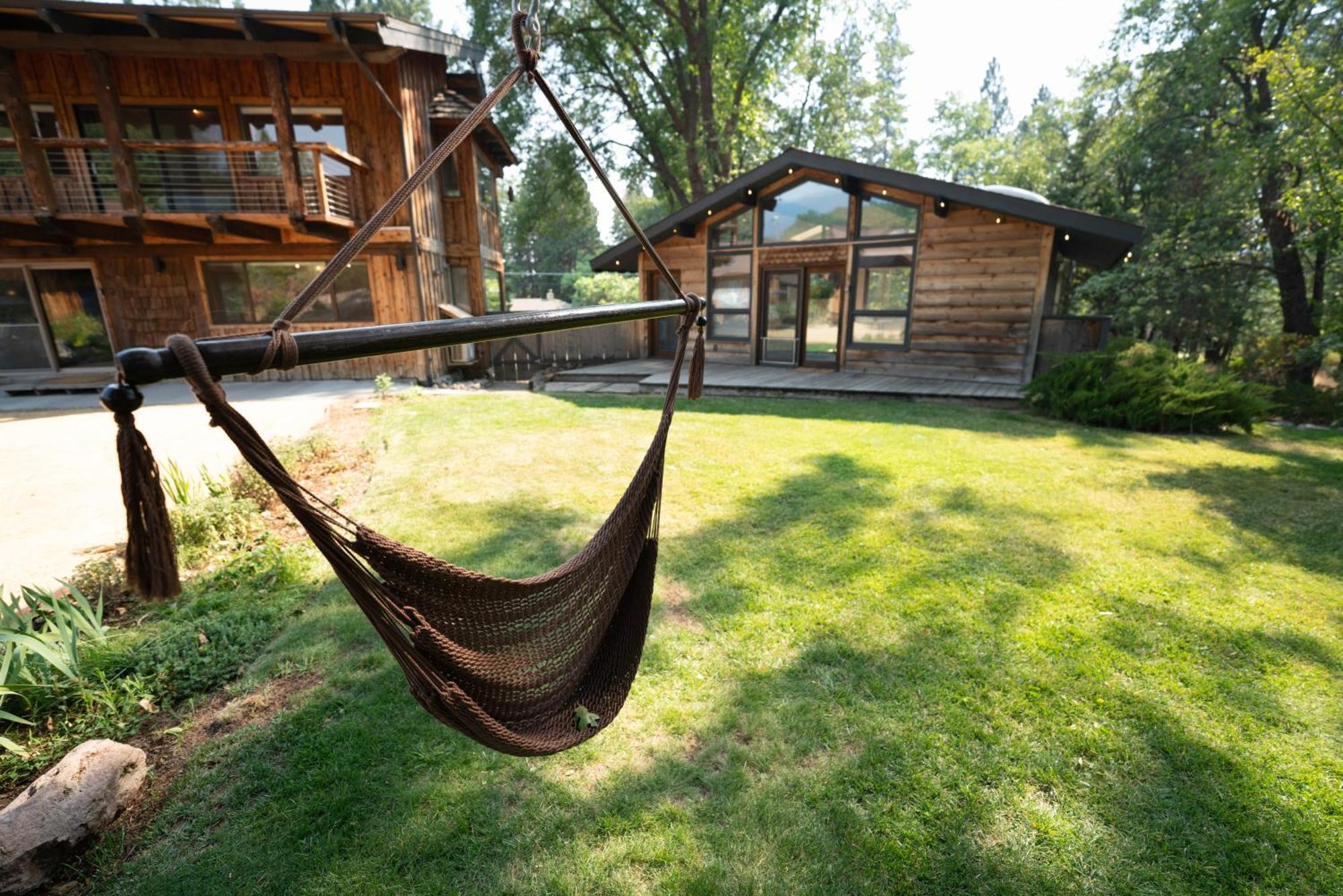 Basecamp Lodge Mount Shasta Extérieur photo