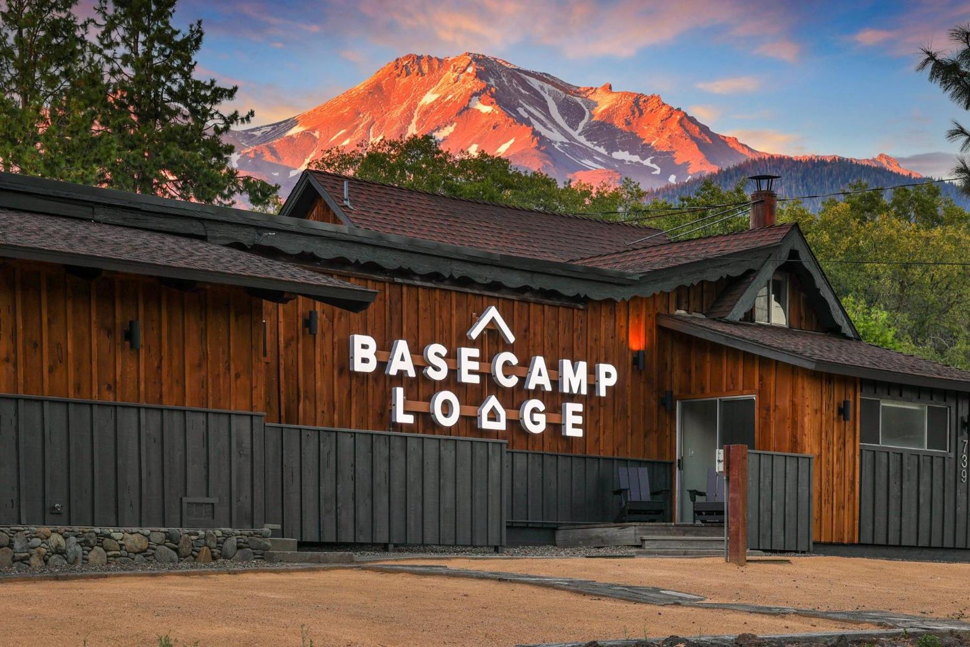 Basecamp Lodge Mount Shasta Extérieur photo